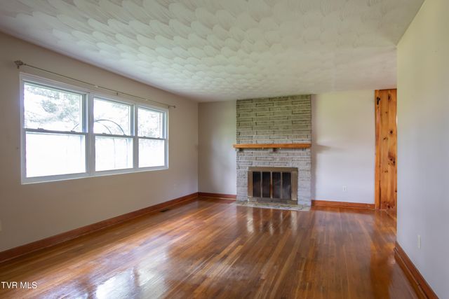 863 V I Ranch Road, Bristol, TN 37620