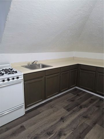 726 E 9th Ave, Munhall, PA 15120