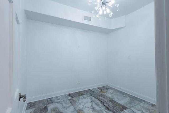 6712 N Clark Street 2, Chicago, IL 60626