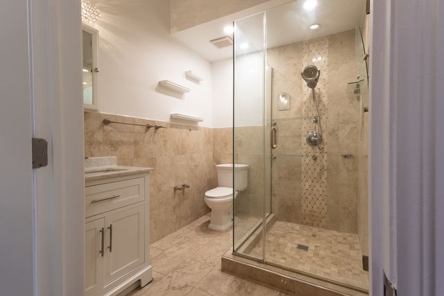 6712 N Clark Street 2, Chicago, IL 60626