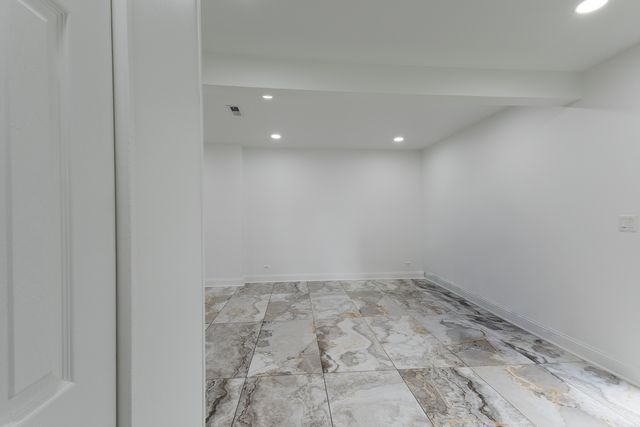 6712 N Clark Street 2, Chicago, IL 60626