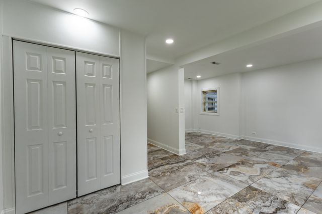 6712 N Clark Street 2, Chicago, IL 60626