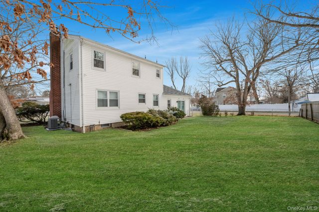 340 Westchester Avenue, West Babylon, NY 11704