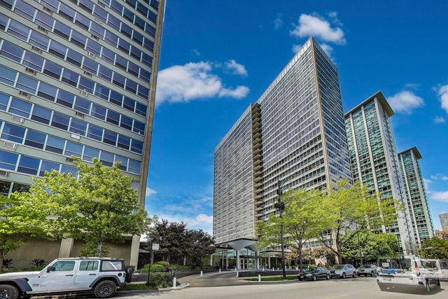 3550 N Lake Shore Drive 228, Chicago, IL 60657