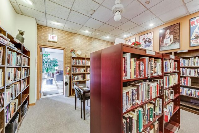 3550 N Lake Shore Drive 228, Chicago, IL 60657