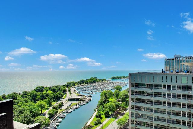 3550 N Lake Shore Drive 228, Chicago, IL 60657