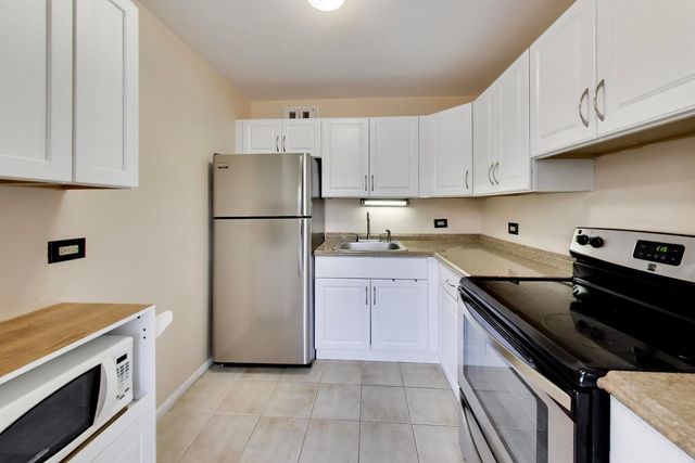 3550 N Lake Shore Drive 228, Chicago, IL 60657