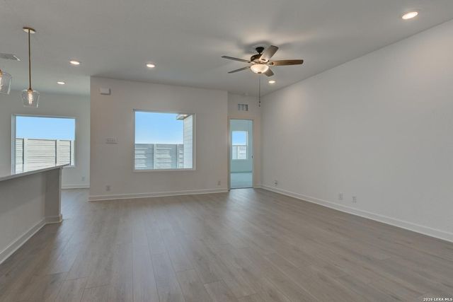 128 Peeps Ct., Adkins, TX 78101