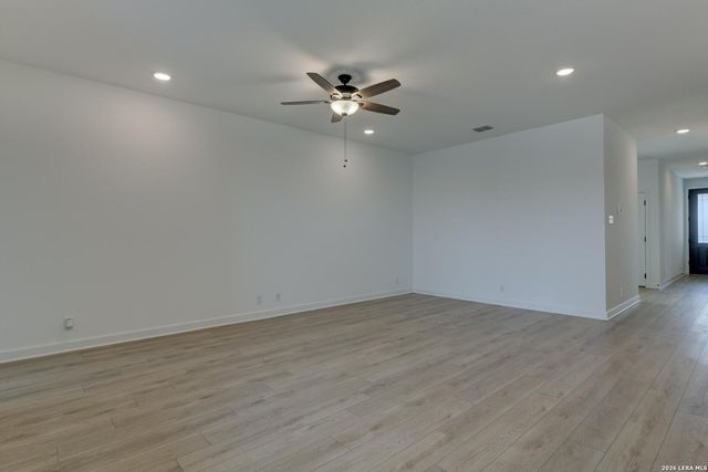128 Peeps Ct., Adkins, TX 78101