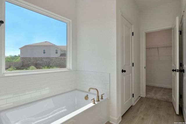128 Peeps Ct., Adkins, TX 78101