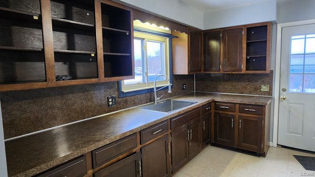 416 E Logan Street, Tecumseh, MI 49286