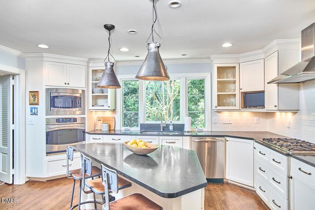 2721 Dogwood Road, Durham, NC 27705