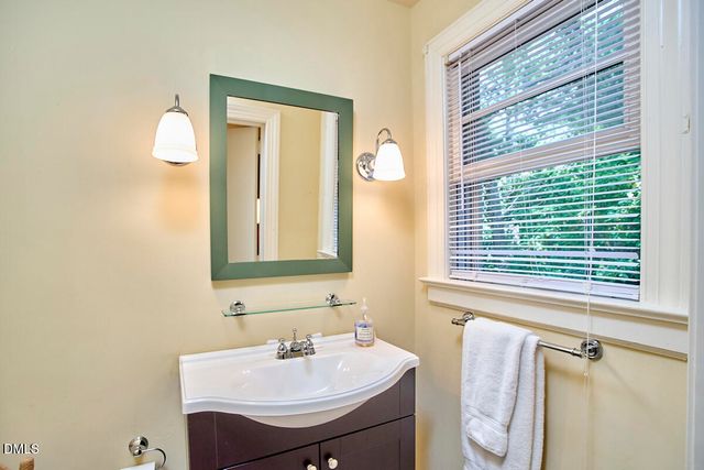 2721 Dogwood Road, Durham, NC 27705