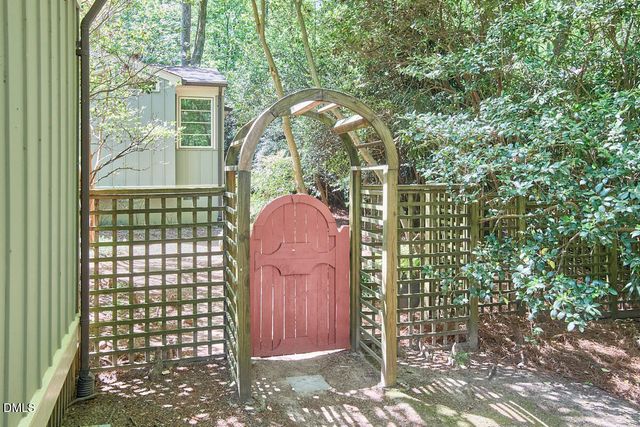 2721 Dogwood Road, Durham, NC 27705