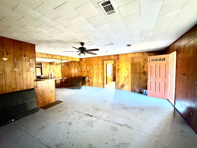 520 Munson ST, Tow, TX 78672