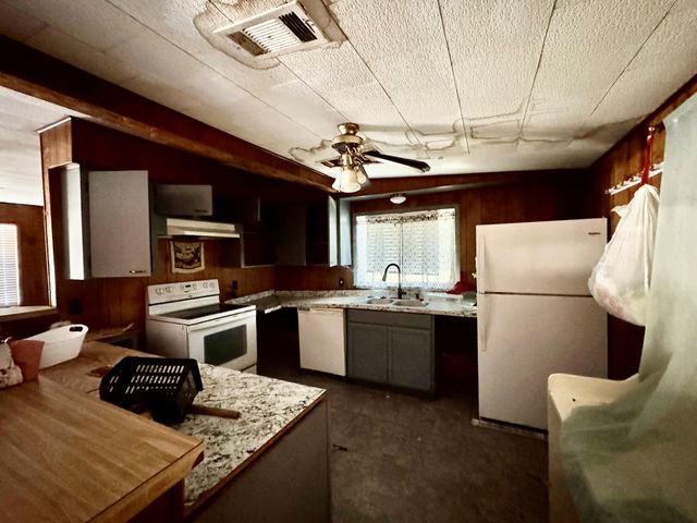 520 Munson ST, Tow, TX 78672