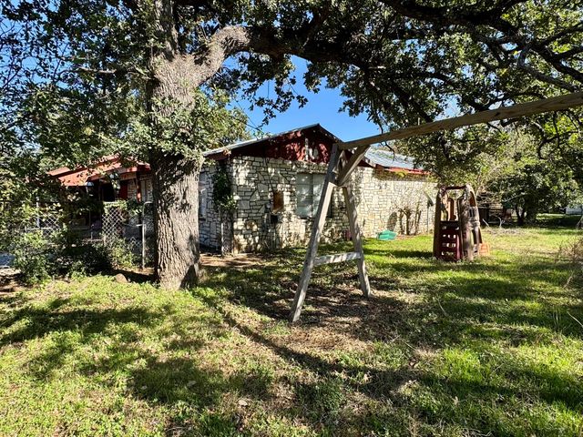 520 Munson ST, Tow, TX 78672