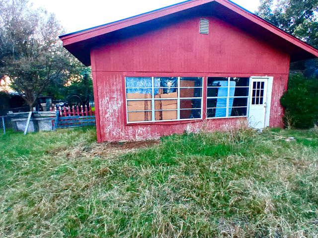 520 Munson ST, Tow, TX 78672