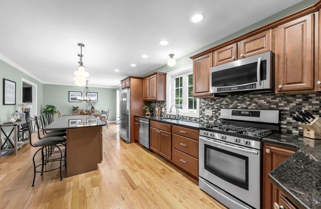 437 Porter Rd, East Longmeadow, MA 01028