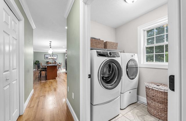 437 Porter Rd, East Longmeadow, MA 01028