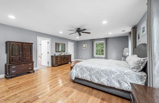 437 Porter Rd, East Longmeadow, MA 01028