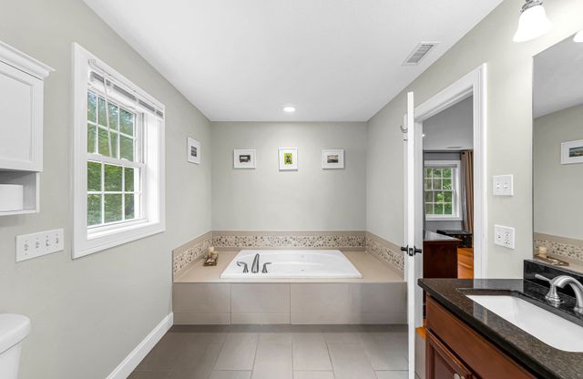 437 Porter Rd, East Longmeadow, MA 01028
