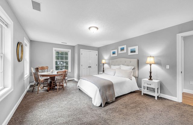 437 Porter Rd, East Longmeadow, MA 01028