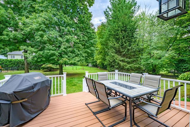 437 Porter Rd, East Longmeadow, MA 01028