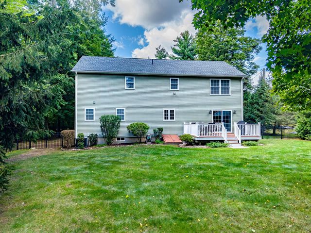 437 Porter Rd, East Longmeadow, MA 01028