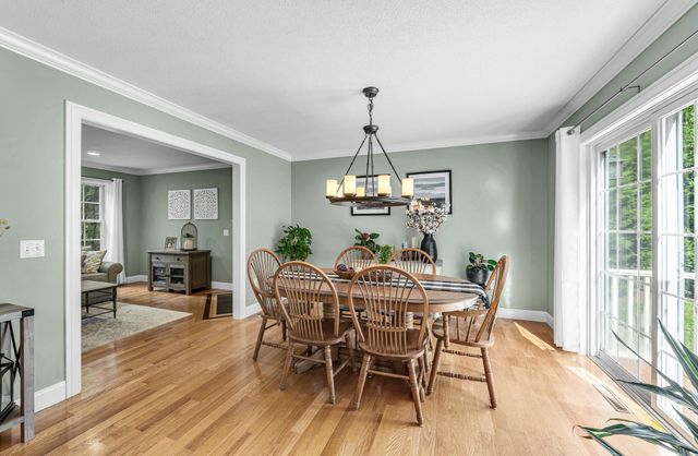 437 Porter Rd, East Longmeadow, MA 01028