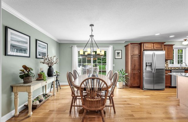 437 Porter Rd, East Longmeadow, MA 01028