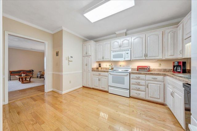 4865 Glen Ivy LN APT 208, Roanoke, VA 24018