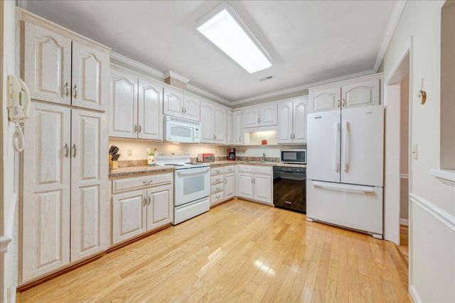 4865 Glen Ivy LN APT 208, Roanoke, VA 24018