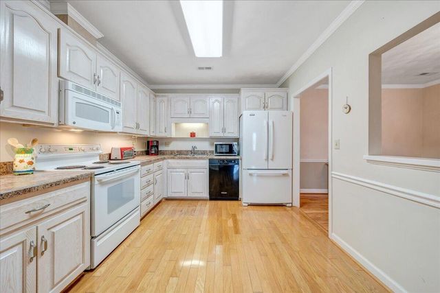 4865 Glen Ivy LN APT 208, Roanoke, VA 24018