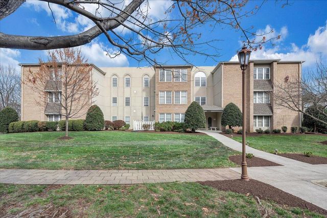 4865 Glen Ivy LN APT 208, Roanoke, VA 24018