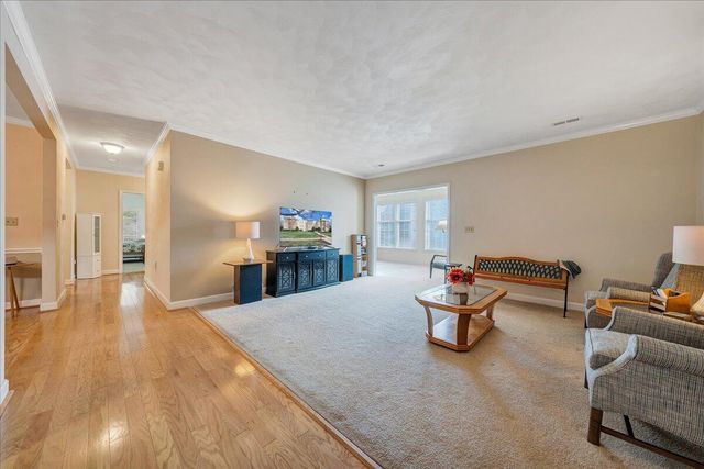 4865 Glen Ivy LN APT 208, Roanoke, VA 24018