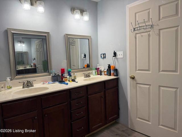 1052 Bluegrass Ave, Louisville, KY 40215