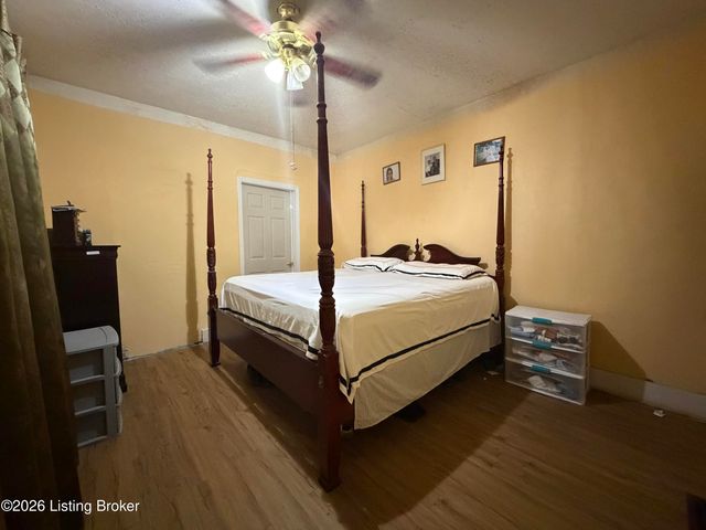 1052 Bluegrass Ave, Louisville, KY 40215