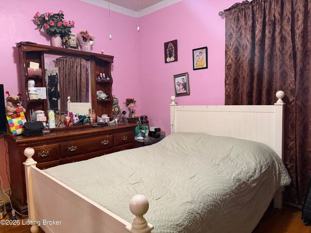 1052 Bluegrass Ave, Louisville, KY 40215