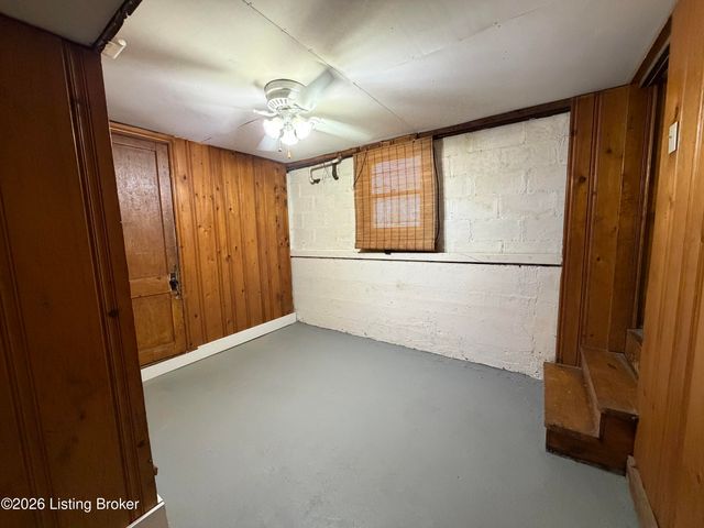 1052 Bluegrass Ave, Louisville, KY 40215