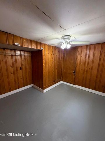 1052 Bluegrass Ave, Louisville, KY 40215