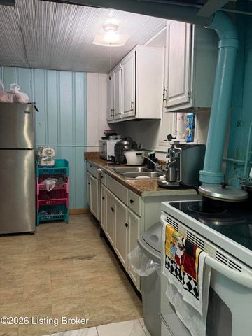 1052 Bluegrass Ave, Louisville, KY 40215