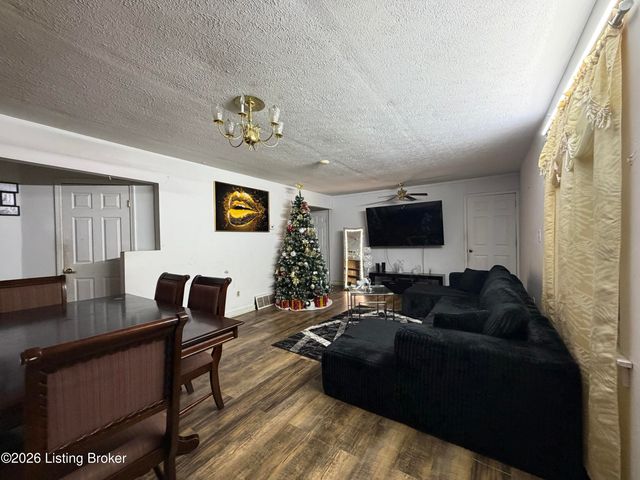 1052 Bluegrass Ave, Louisville, KY 40215