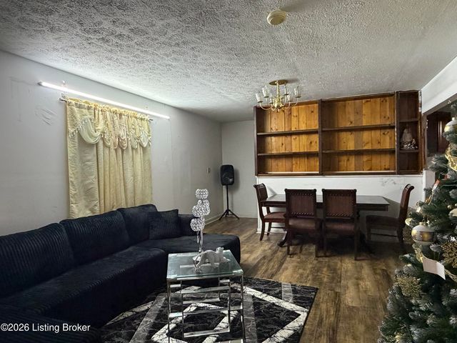 1052 Bluegrass Ave, Louisville, KY 40215