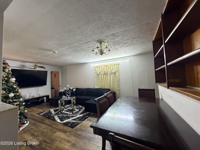 1052 Bluegrass Ave, Louisville, KY 40215