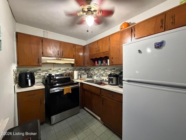 1052 Bluegrass Ave, Louisville, KY 40215