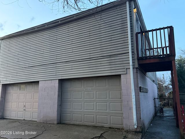 1052 Bluegrass Ave, Louisville, KY 40215