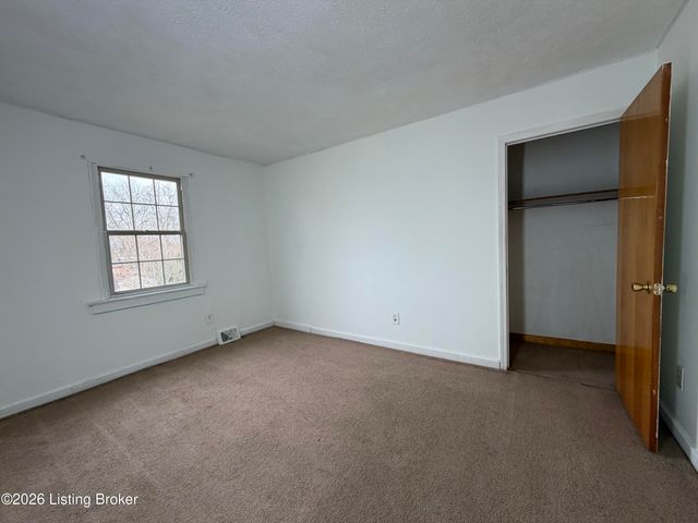 1052 Bluegrass Ave, Louisville, KY 40215
