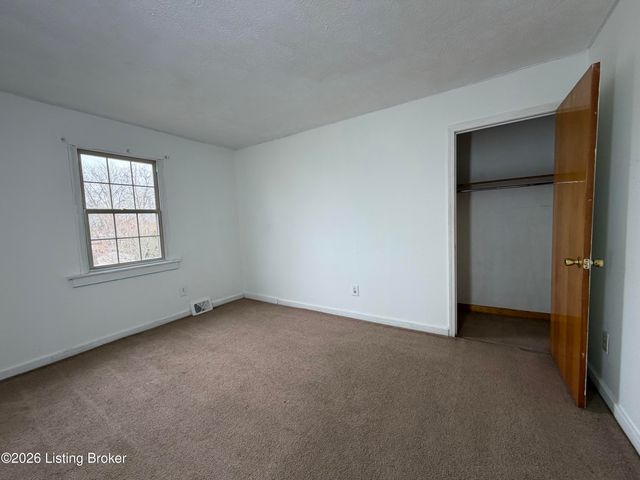 1052 Bluegrass Ave, Louisville, KY 40215