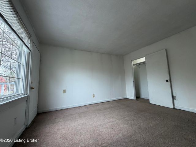 1052 Bluegrass Ave, Louisville, KY 40215